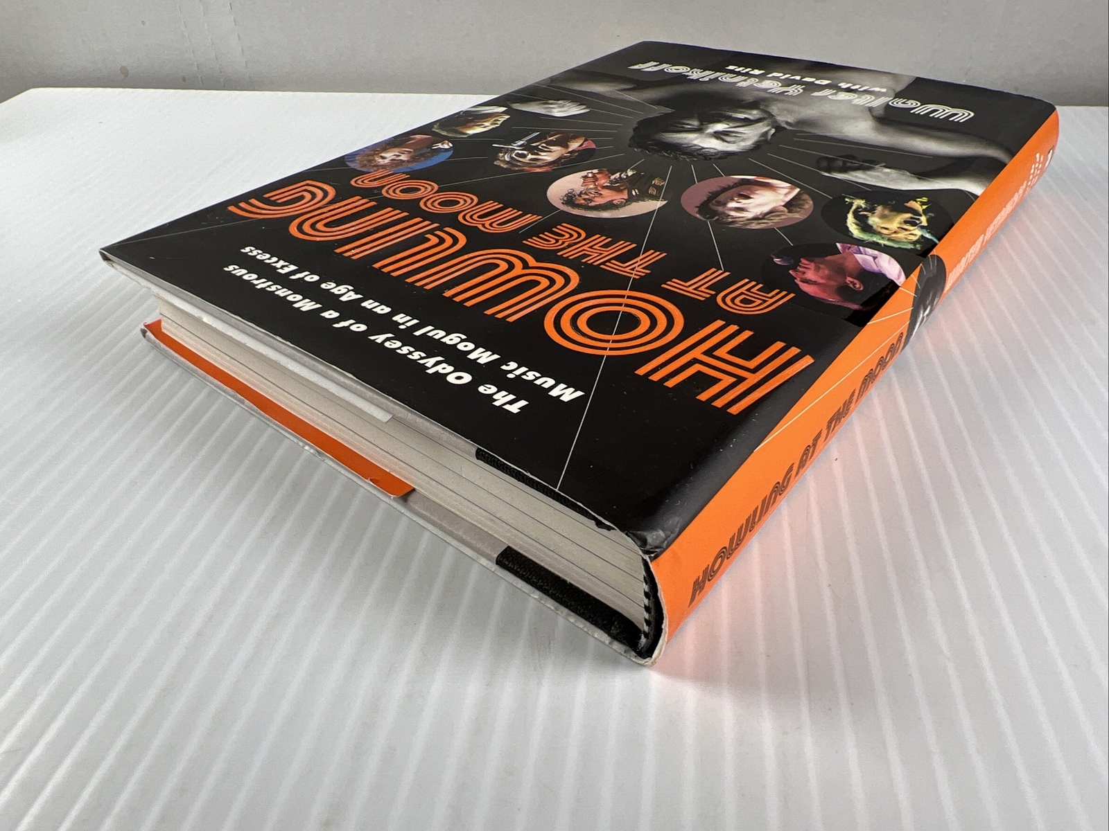 Howling at the Moon : The Odyssey of a Monstrous Music Mogul in an Age of…